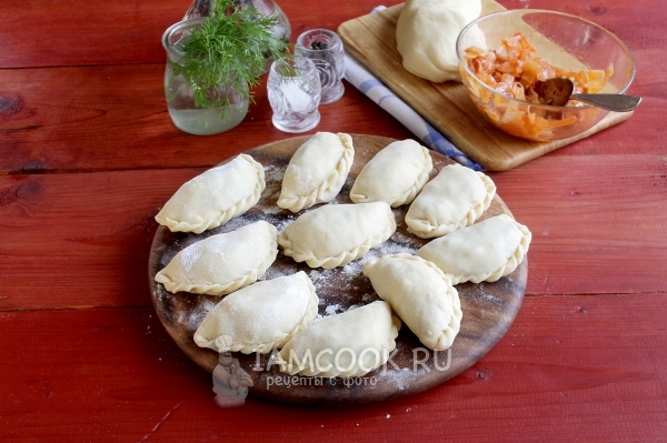 Слепить вареники