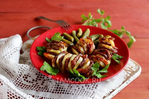 Рецепт картошки-гармошки с мясом в духовке