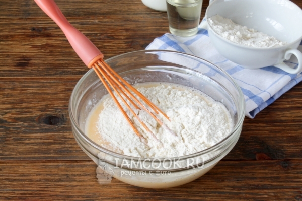 Всыпать муку