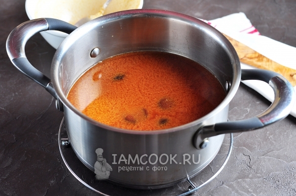 Положить пасту мисо