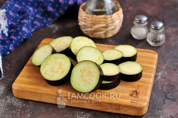 Порезать баклажаны