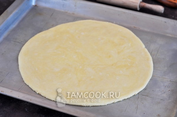 Раскатаем тесто в лепешку