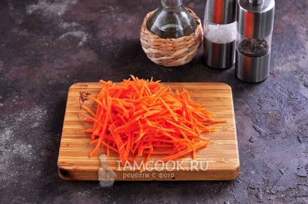 Натереть морковь