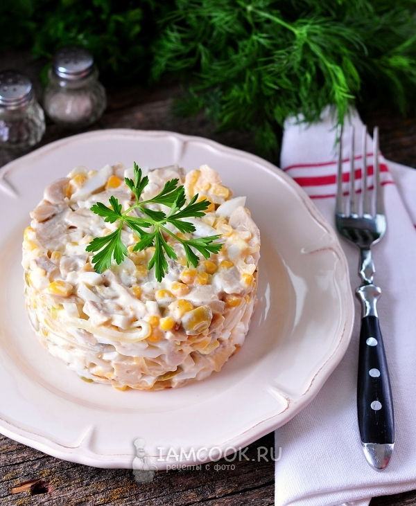 Рецепт салата с консервированными шампиньонами и кукурузой