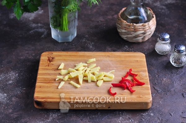 Порезать перец и имбирь