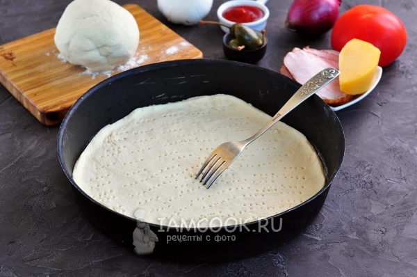 Наколоть тесто вилкой