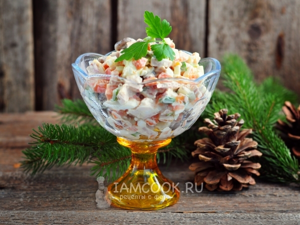 Салат с копченой курицей и плавленным сыром, рецепт с фото