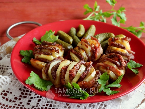 Картошка-гармошка с мясом в духовке, рецепт с фото