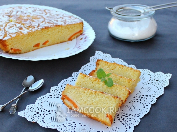 Пирог с консервированными абрикосами, рецепт с фото