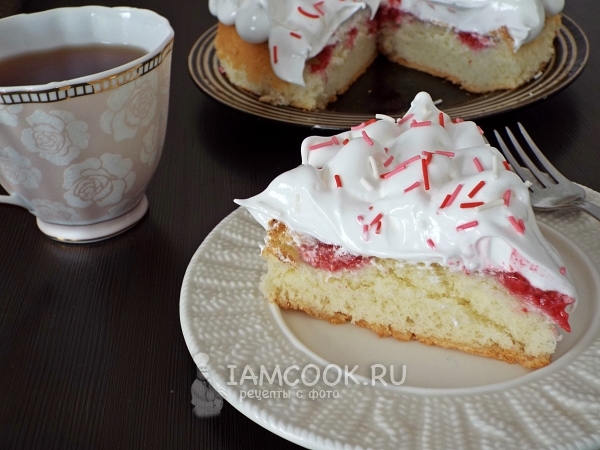 Бисквит с малиной, рецепт с фото