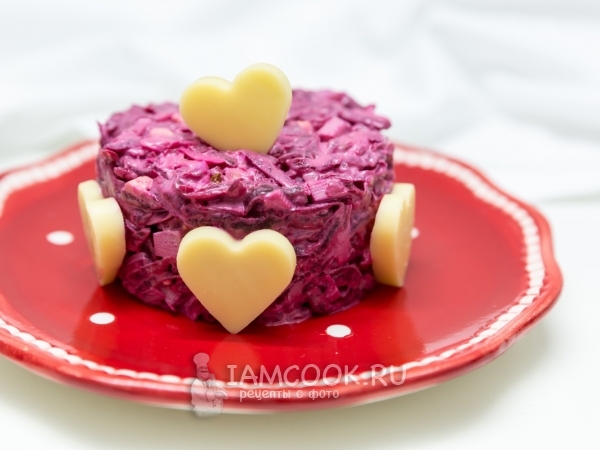 Салат из свеклы с сыром и яйцом, рецепт с фото