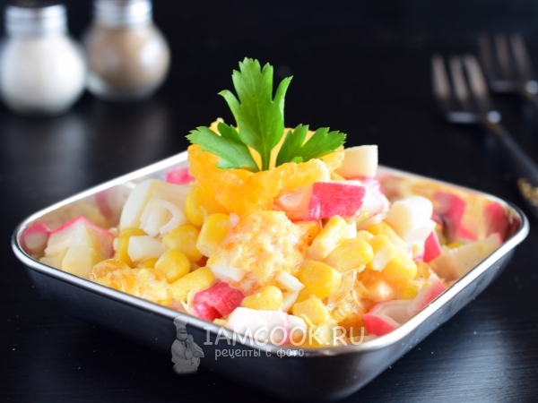 Салат по-королевски с апельсинами и крабовыми палочками, рецепт с фото