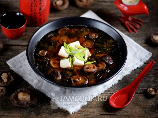 Мисо суп с водорослями вакаме и тофу, рецепт с фото