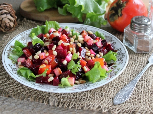 Салат со свеклой, кедровыми орешками и сыром, рецепт с фото