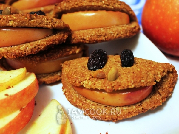 Печенье «Улыбка» из гречнево-овсяной муки с яблоком, рецепт с фото