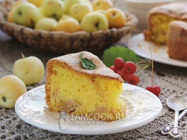 Шарлотка из ранеток, рецепт с фото