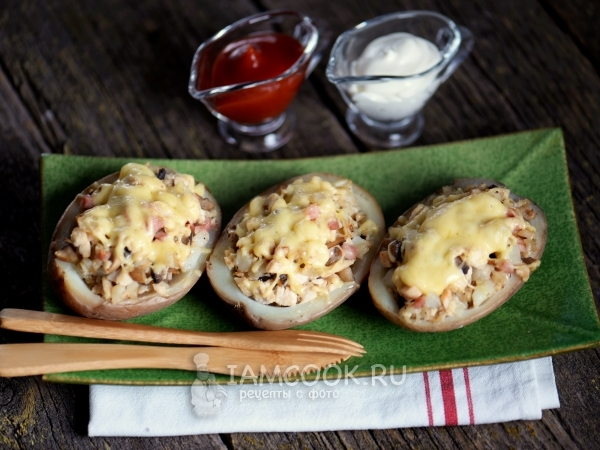 Картофель, фаршированный курицей и грибами, рецепт с фото