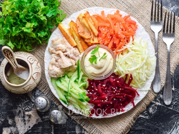 Французский салат со свеклой и картошкой, рецепт с фото