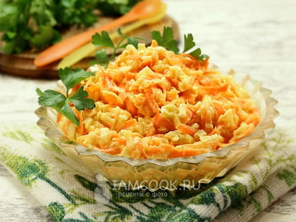 Салат с яблоком, морковью и сыром, рецепт с фото