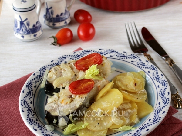 Горбуша с картошкой в майонезе в духовке, рецепт с фото