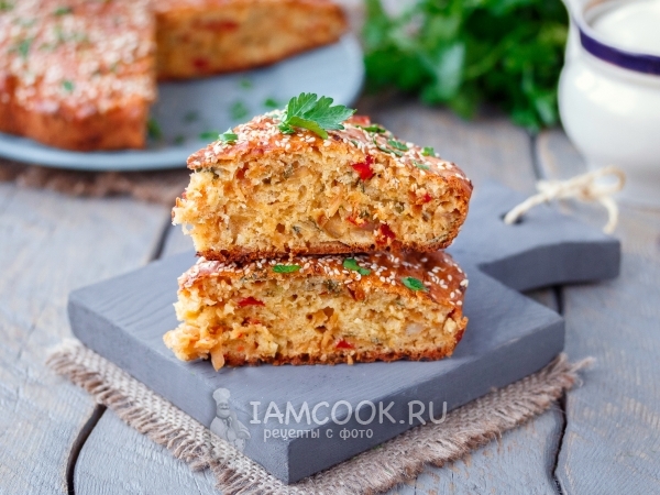 Шарлотка с квашеной капустой, рецепт с фото