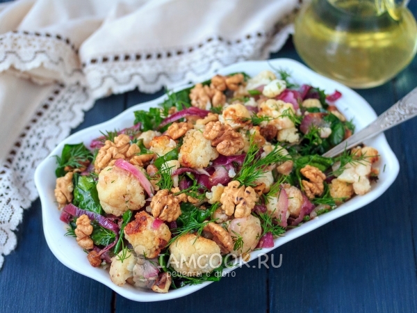 Теплый салат из цветной капусты, рецепт с фото