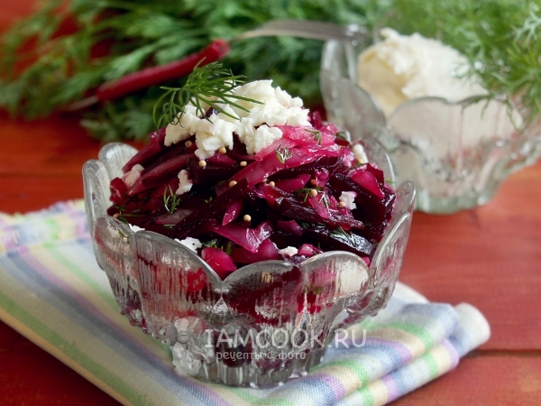 Салат из маринованной свеклы, рецепт с фото