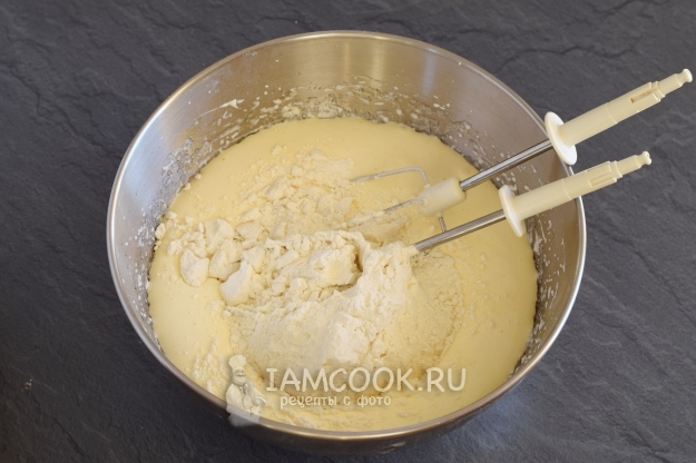 Всыпать муку