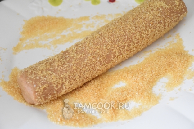 Обвалять тесто в сахаре