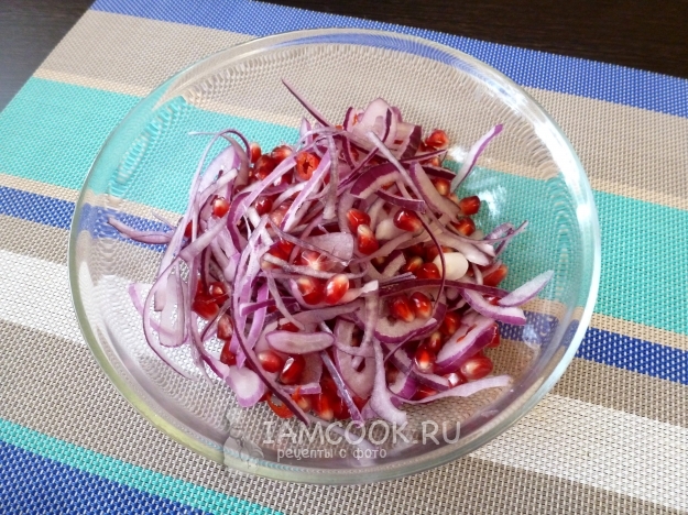 Размешать салат