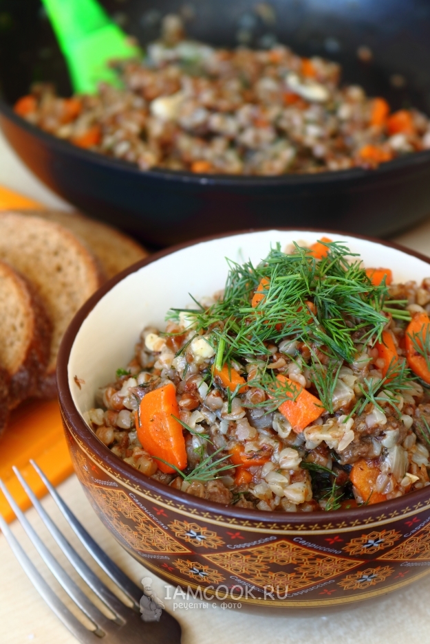 Рецепт гречки с тушенкой в сковороде