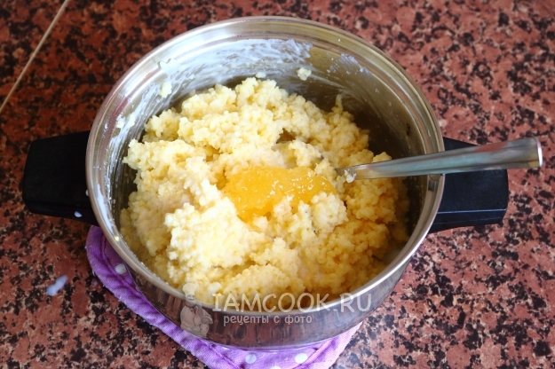 Положить мед