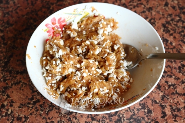 Добавить творог