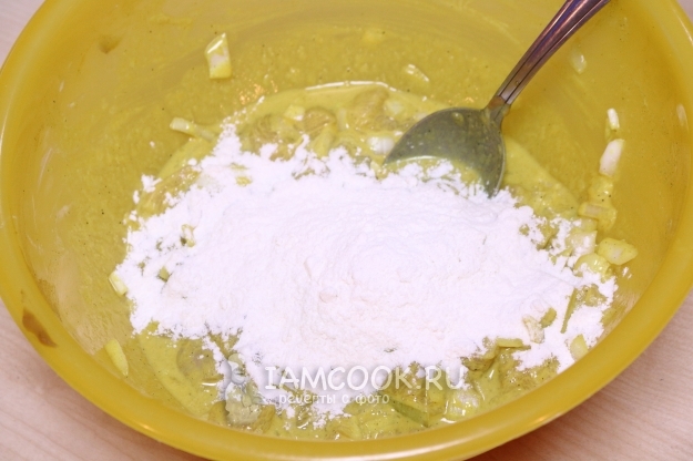 Всыпать муку