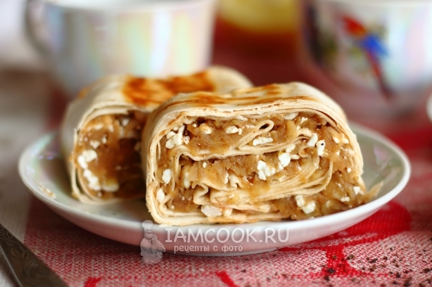 Фото ленивого штруделя из лаваша с яблоками
