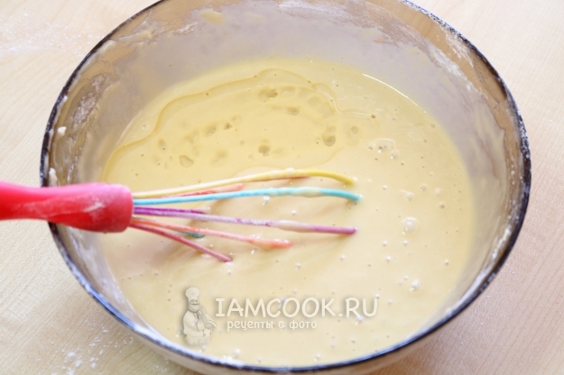 Влить масло