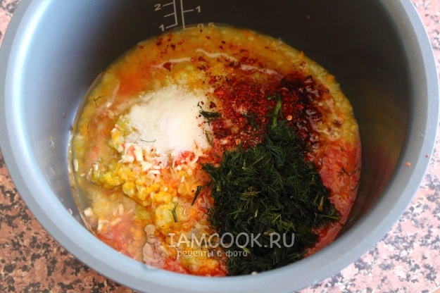 Добавить специи и укроп