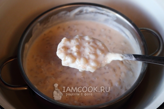 Готовая перловая каша на молоке