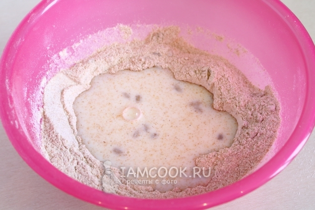 Соединить сухую и жидкую смеси