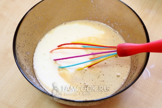 Влить молоко