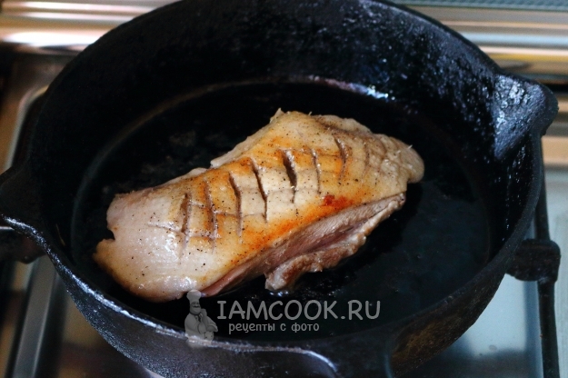 Обжарить утиную грудку