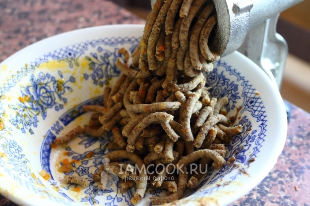 Перекрутить чечевицу на мясорубке