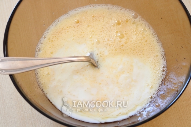 Влить кефир