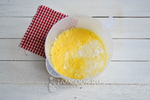 Влить кефир