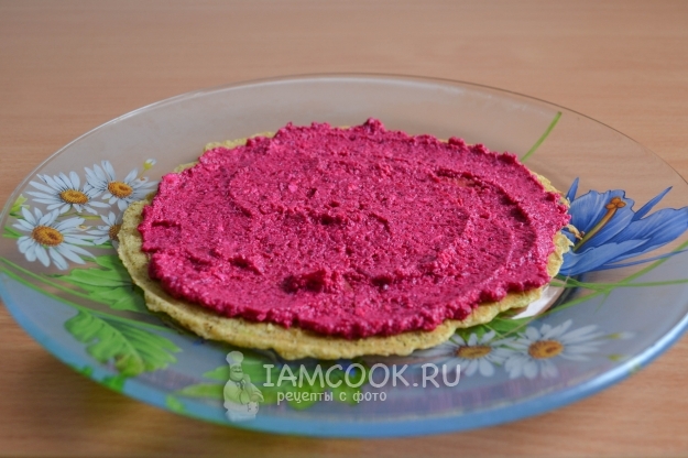 Смазать вафлю кремом