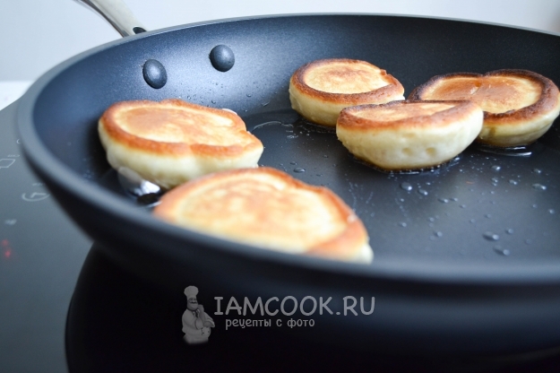 Пожарить оладьи