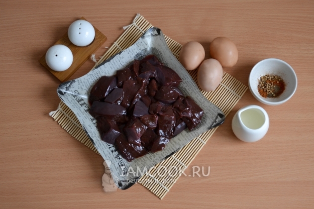 Ингредиенты для диетического паштета из говяжьей печени в духовке