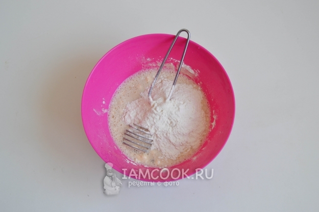 Всыпать муку