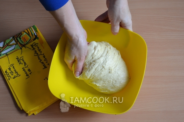 Замесить тесто руками