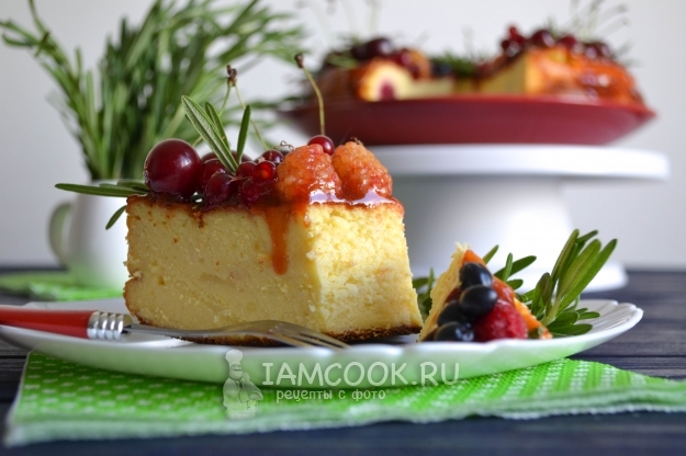 Готовая творожная запеканка с вишней